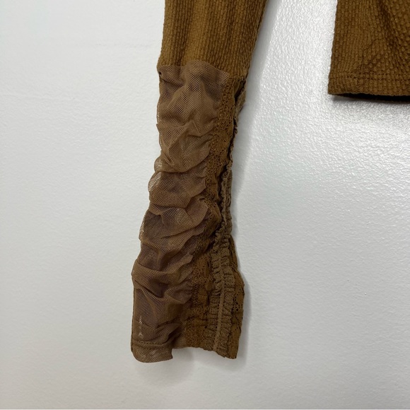 Free People Wear Me Out Top NWOT - Picture 4 of 6